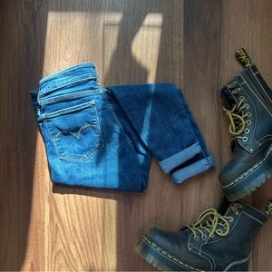 Levi’s Ripped Jeans